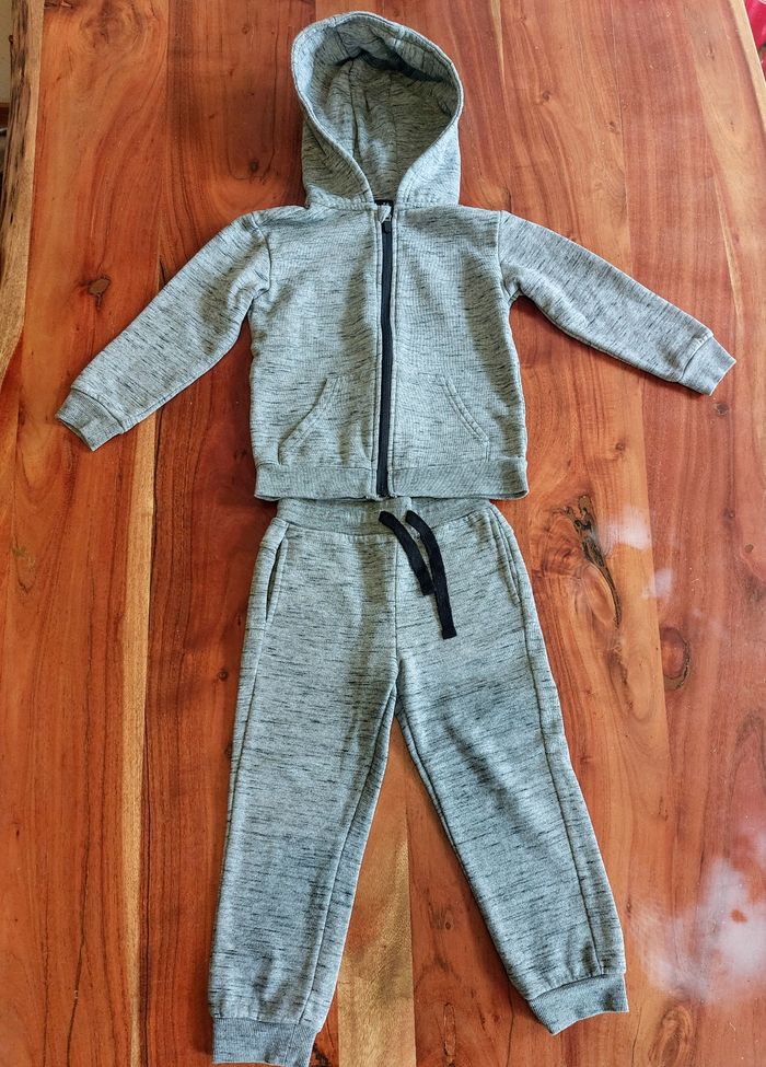 Lot de vêtements 5 ans hiver - photo numéro 3