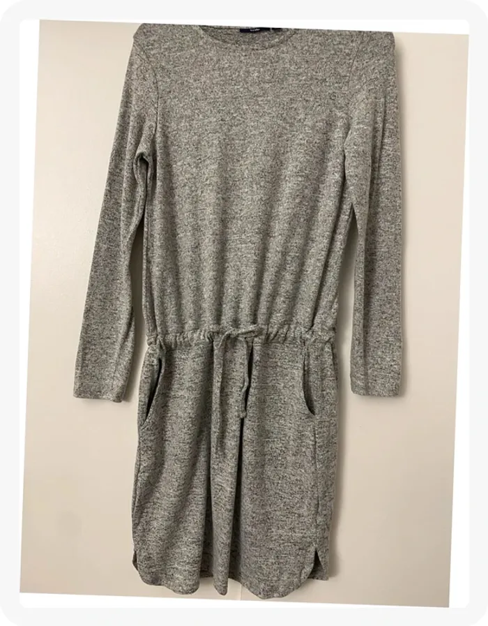 Robe-pull ceinturée grise Kiabi
