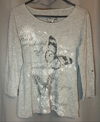 Tee-shirt gris clair motifs papillons »Cache-Cache »manches 3/4