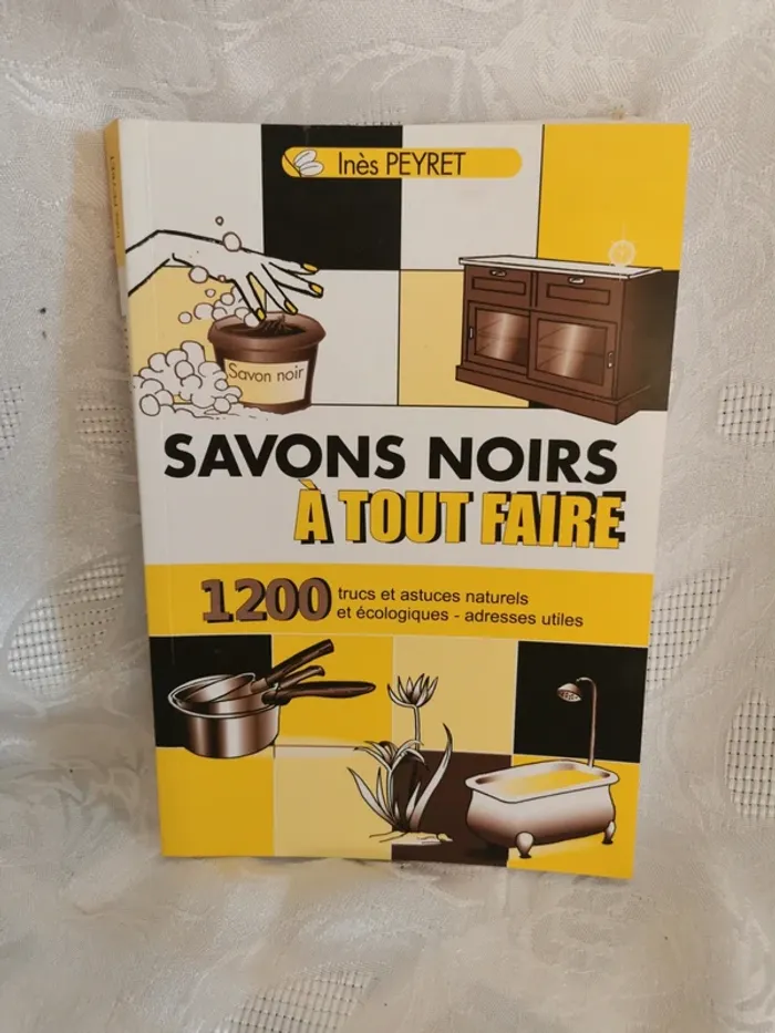 Livre. Salon Noir à tout faire – 1200 astuces naturelles