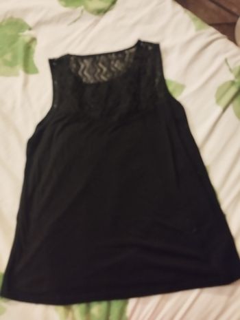 Haut, avec une partie en dentelle