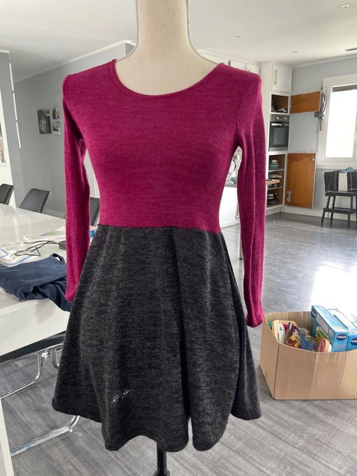 Robe pull taille 14 ans mais taille petit 12 ans bi-couleur