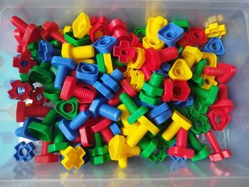 Jouet maxi boulons en plastique