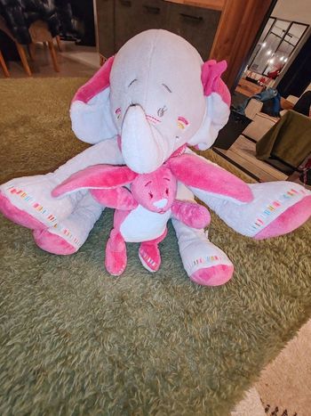 Elephant Noukie's anna et elephant rose musical