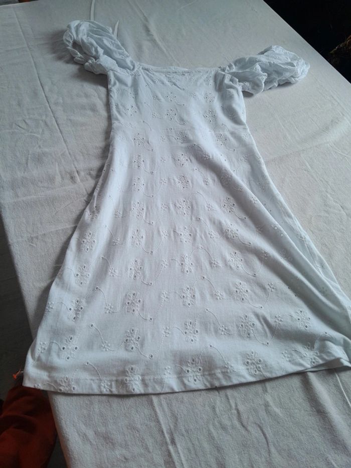 Robe broderie anglaise Asos Design neuve sans etiquette - photo numéro 4