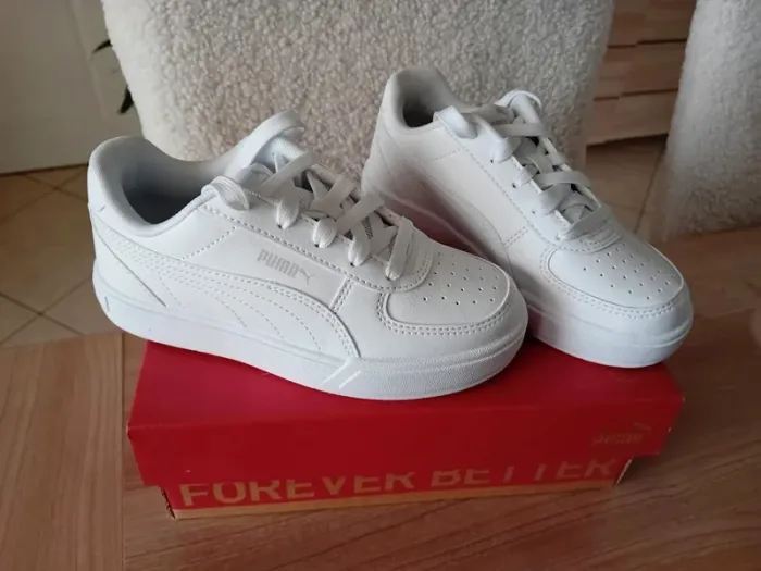 Paire de baskets blanches puma 31 neuf