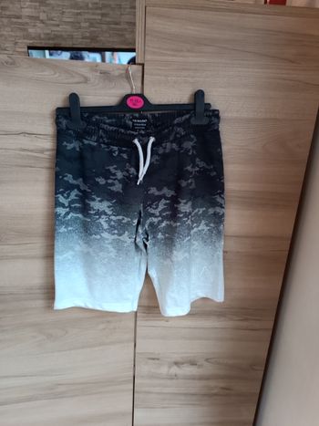 Short-bermuda 11-12 ans