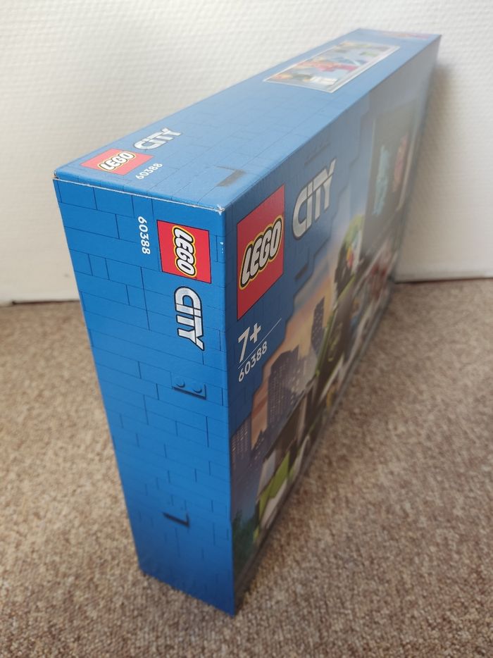 Lego City 60388 Gaming Tournament Truck - photo numéro 3