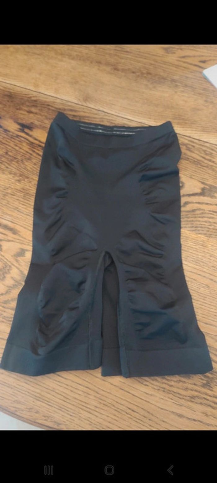 Gaine short noire sculptant Anita t M