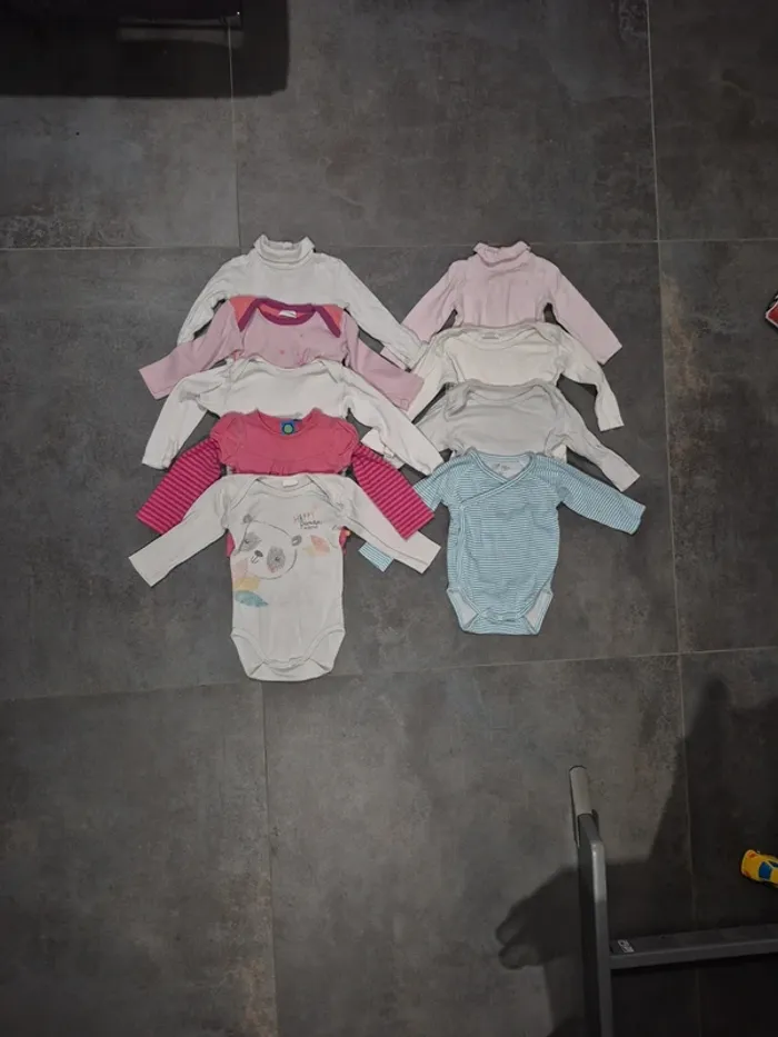 Lot de bodies manches longues fille 12 mois