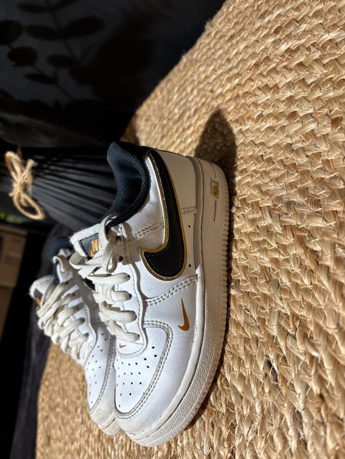 Basket Nike force 1 pointure 28 - photo numéro 4