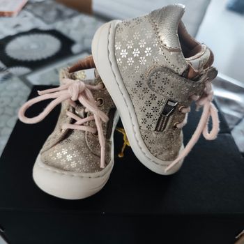 Chaussure GBB taille 19