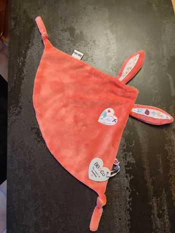 Doudou plat lapin avec coeur