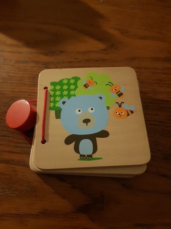 Livre pour bébé en bois