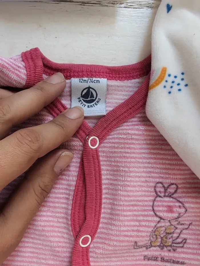 Deux Pijamas hiver bébé fille 12 mois - photo numéro 2