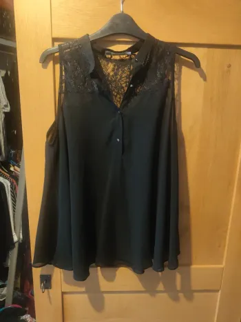 Débardeur noir dentelle