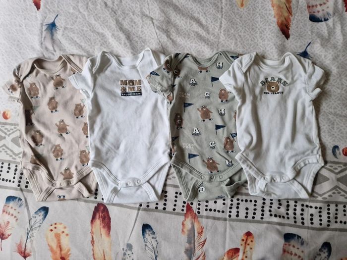 Lot de 4 bodies bébé 3 - 6 mois
