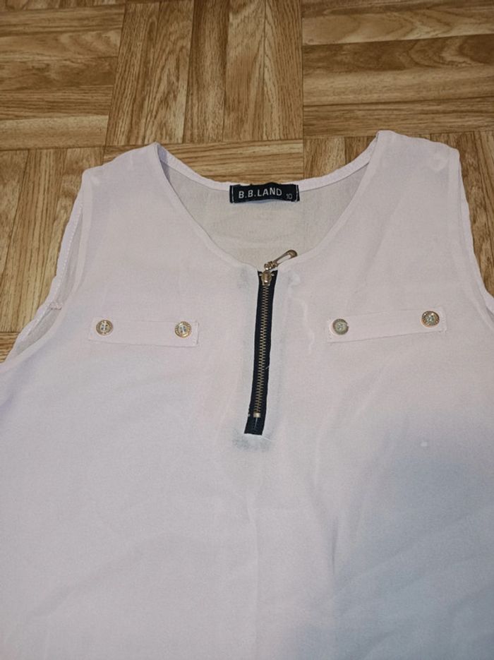 Haut fille rose pâle (rose très clair) en très bon état - photo numéro 3