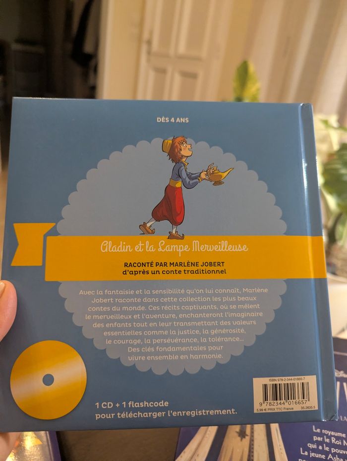 Vend livre avec cd d'Aladin et la lampe merveilleuse. Voix de Marlène Jobert - photo numéro 2