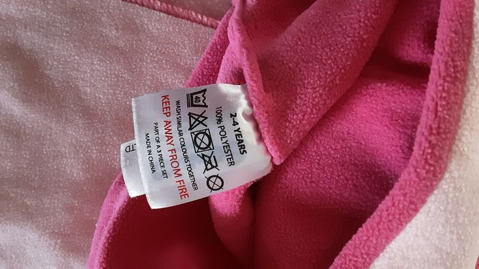 Ensemble bonnet et écharpe Hello Kitty - photo numéro 5