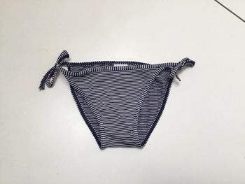 Maillot de bain 1 pièce petit bateau en 18 mois
