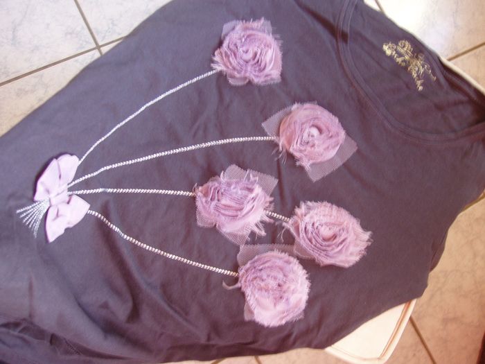 t shirt avec fleurs en 3d