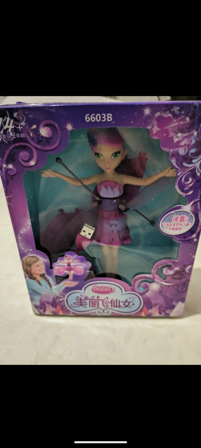 Jolie poupée fée volante  Beauty. - photo numéro 3