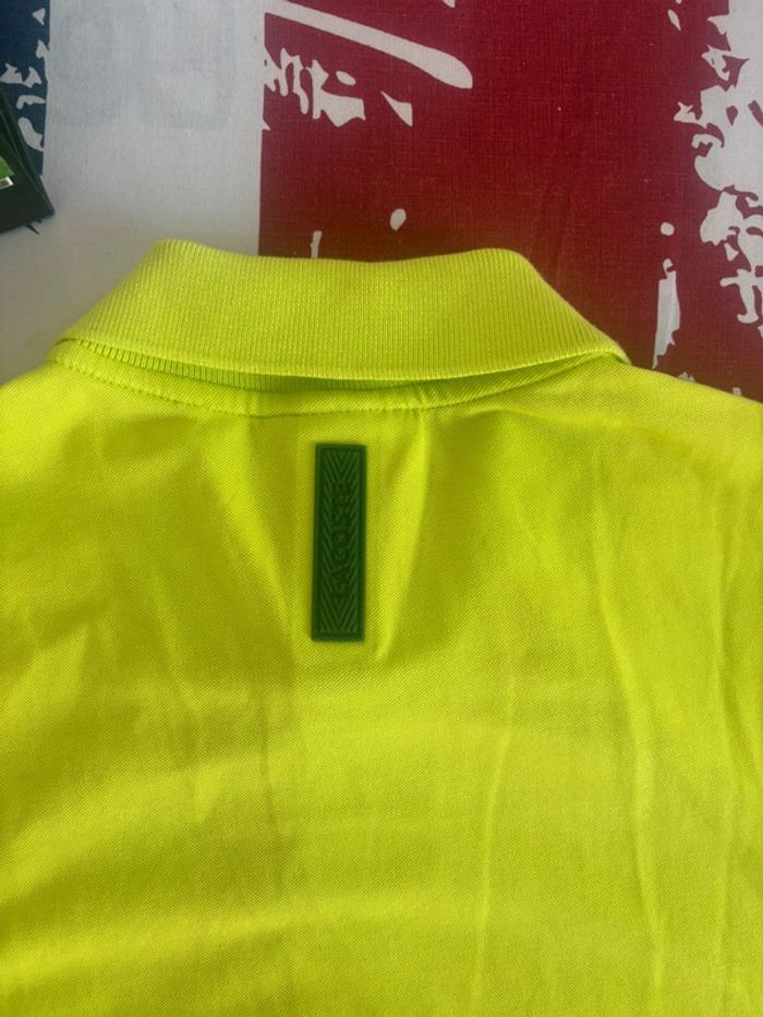 Polo Lacoste taille S vert fluo logo ton sur ton - photo numéro 12