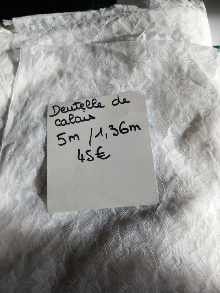 grand coupon de dentelle de calais