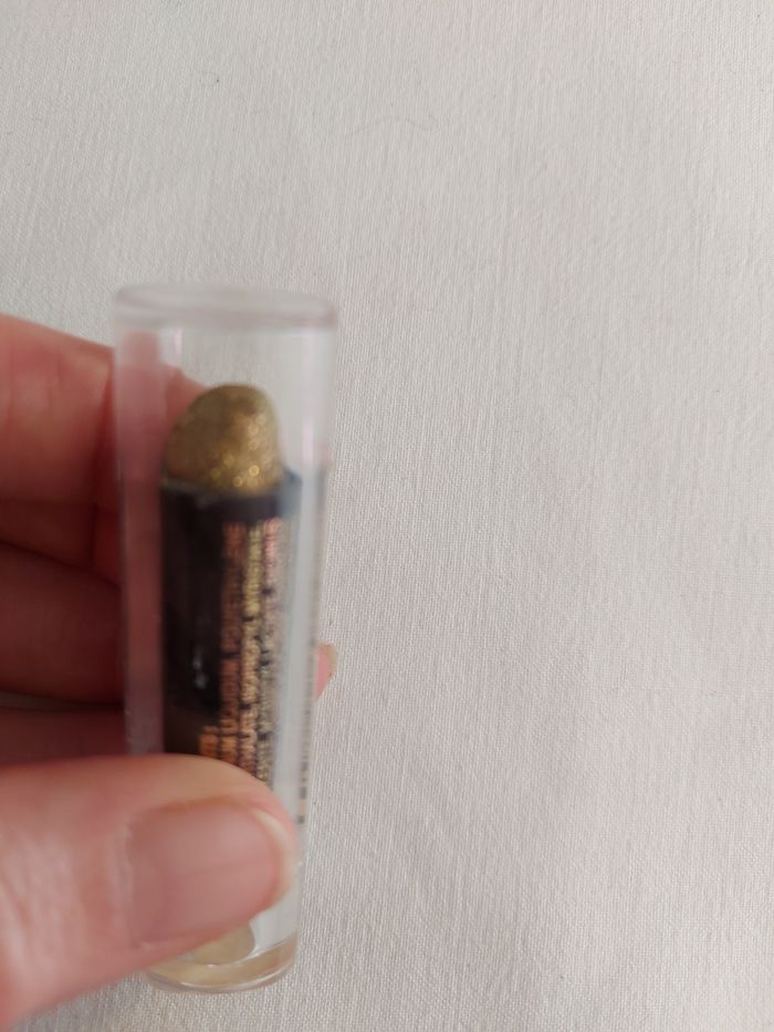 Rouge à lèvres à paillettes - photo numéro 2