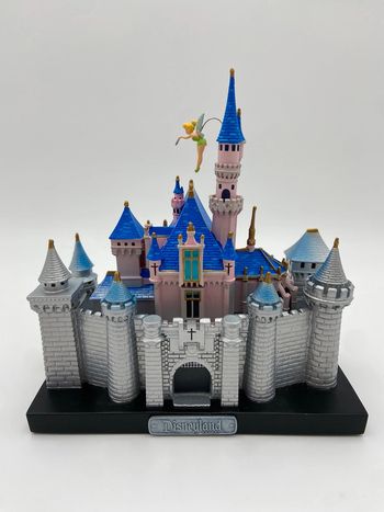 Disneyland Resort Château de la Belle au Bois Dormant Figurine de célébration Disney100