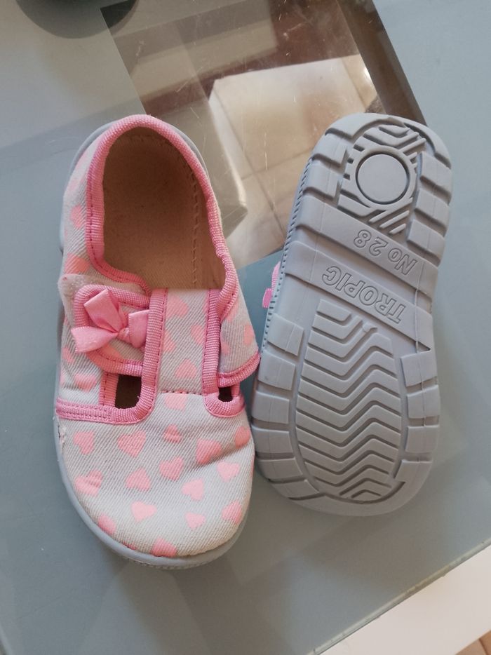 Lot de paires de chaussons taille 31 28 et 25 - photo numéro 4