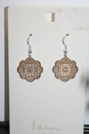 Boucles d'oreilles dorées clair 2cm de diamètre