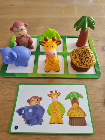 Jeu éducatif pour les enfants pour se répéter dans l'espace 