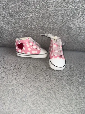 Converses rose motifs cœurs Mayoral
