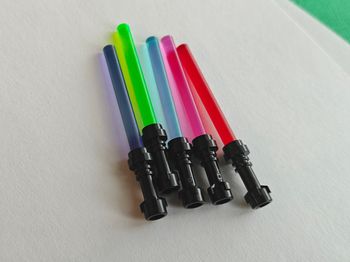 Lot 5 sabres laser Star Wars Lego - 5 couleurs et manche noir - parfait état - vrai Lego