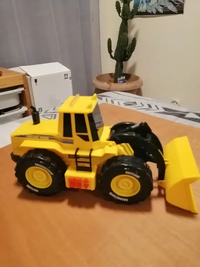 Véhicule Tractopelle 1/16 - photo numéro 3