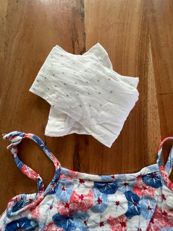 Peignoir et robe taille 8 ans - photo numéro 3