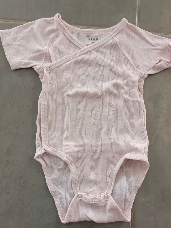 Lot de 2 bodies en 9 mois fille faciles à mettre - photo numéro 3