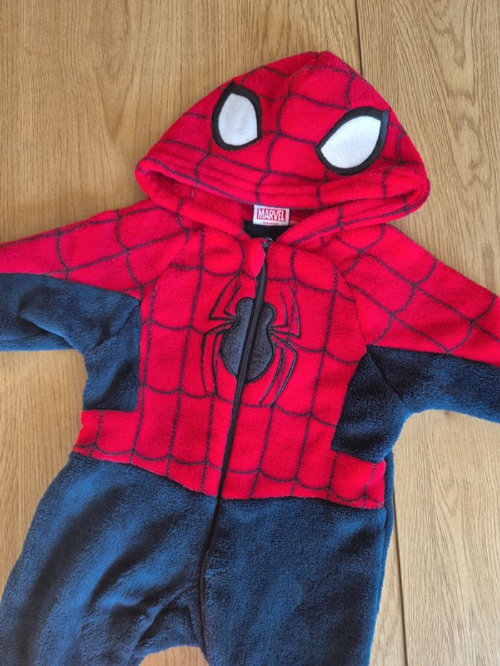 Pyjama combinaison spiderman marvel  3 mois - photo numéro 2