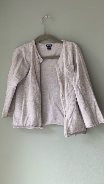 Gilet gris perle à pois