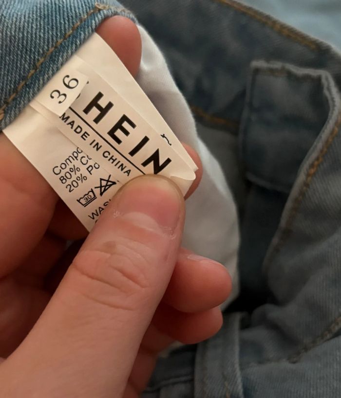 Jeans bleu clair troué - photo numéro 7