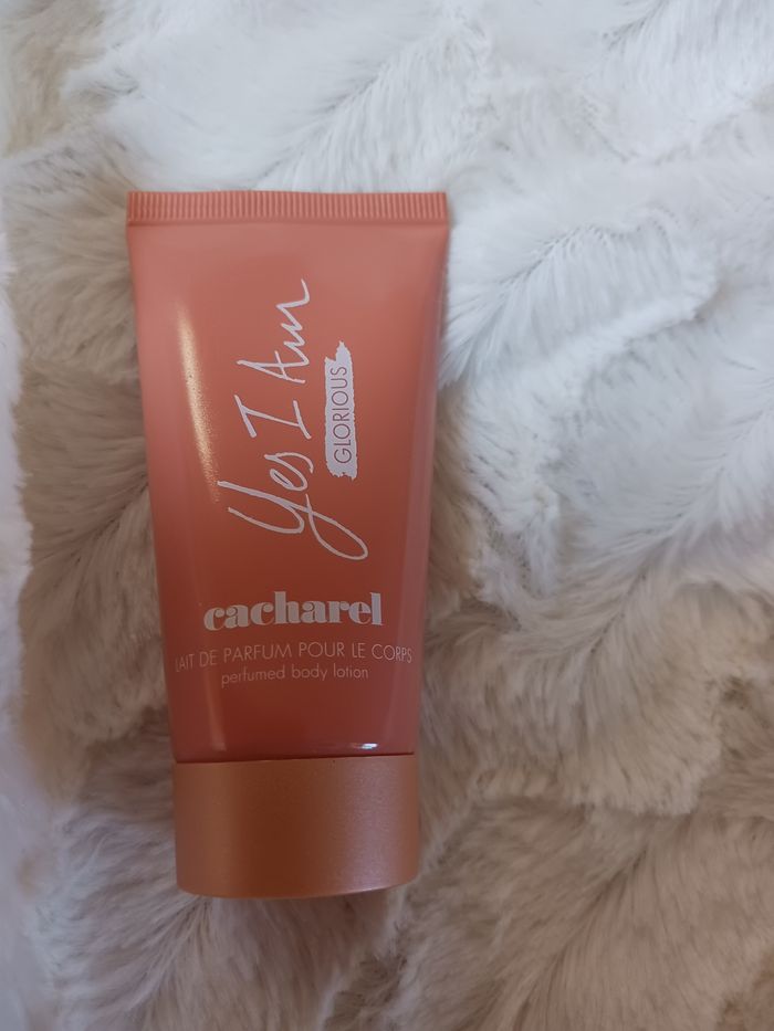 Cacharel yes I am Glorious 50ml - photo numéro 2