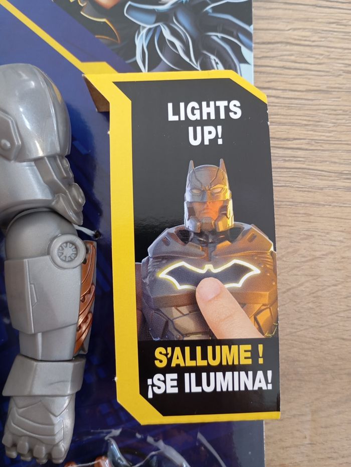 Figurine Batman lumineuse et effets sonores neuve - photo numéro 4
