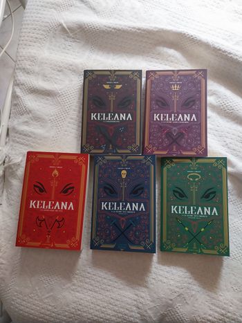 Romans Keleana tomes 1 + 2 + 3 + 4 Partie 1 et 2 La Reine des Ombres-Sarah J. Maas