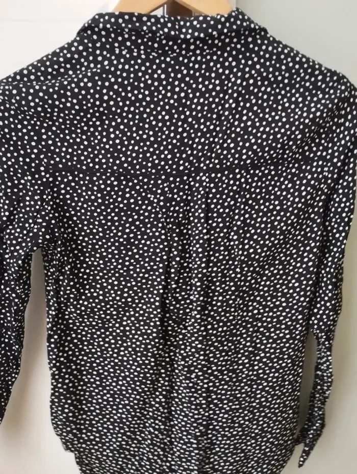 Chemise noire à pois Kiabi 36 - photo numéro 2