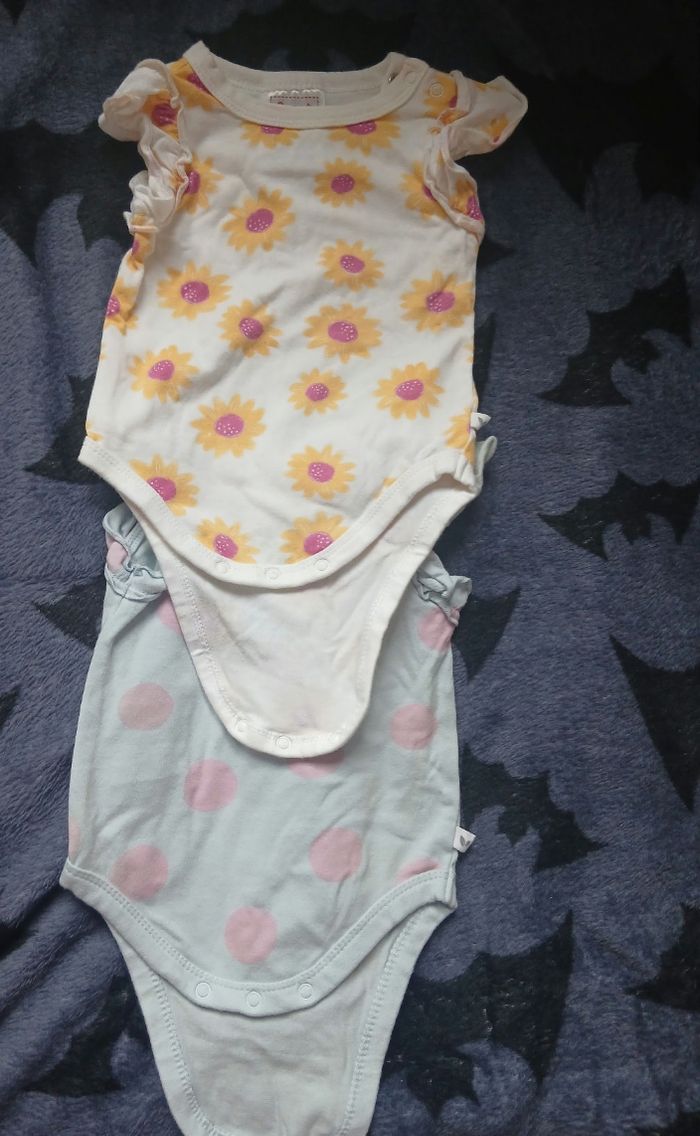 Lot de bodies - photo numéro 2