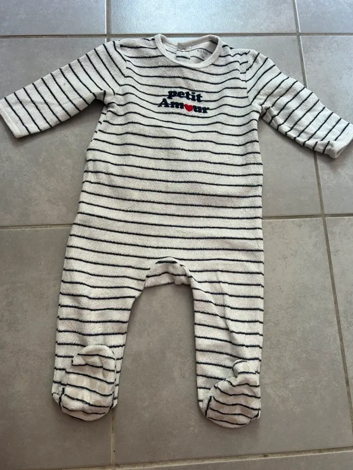 Pyjama Kiabi taille 12 mois