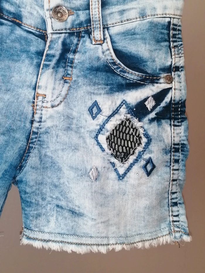 Short en jeans brodé et strass 6ans - photo numéro 3
