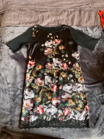 Robe fleur La Fée Maraboutée taille 2